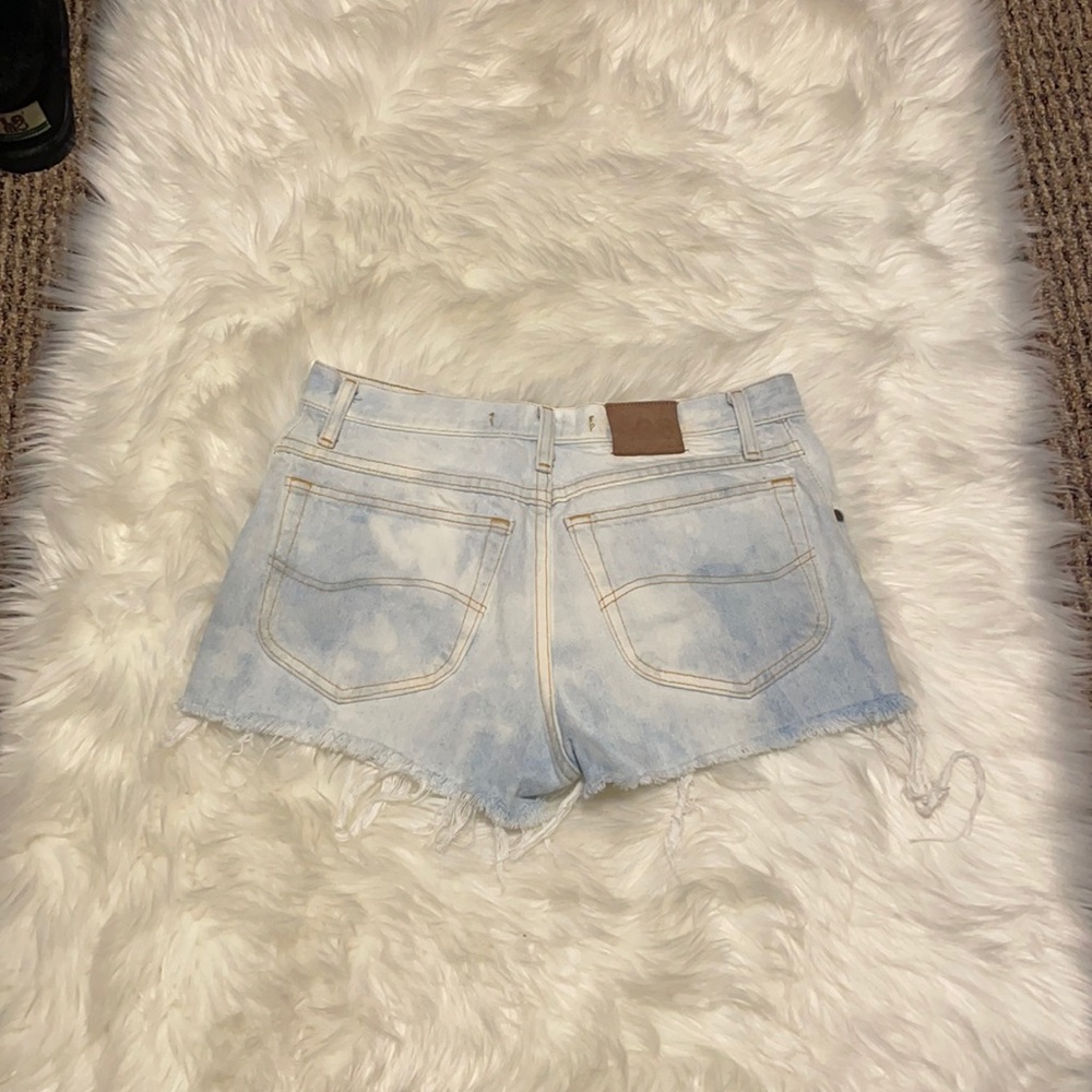 Vintage lee cut off Jean shorts - Picture 2 of 10